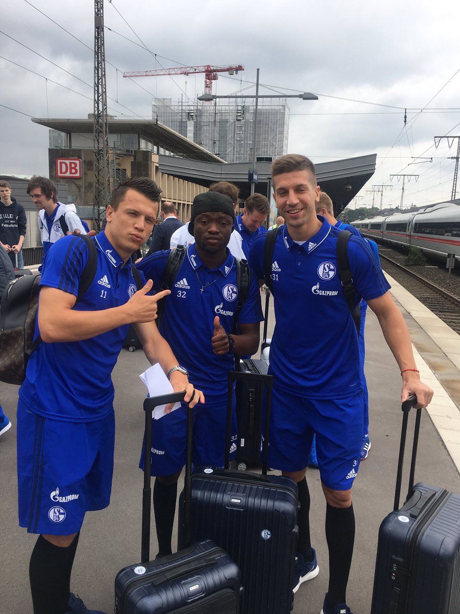 Коноплянка поїхав разом з командою в турне по Китаю / twitter.com/kono10official Коноплянка поїхав разом з командою в турне по Китаю / twitter.com/kono10official