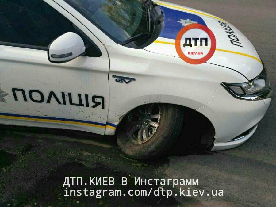 В результате аварии никто не пострадал / Фото facebook.com/dtp.kiev.ua В результате аварии никто не пострадал / Фото facebook.com/dtp.kiev.ua