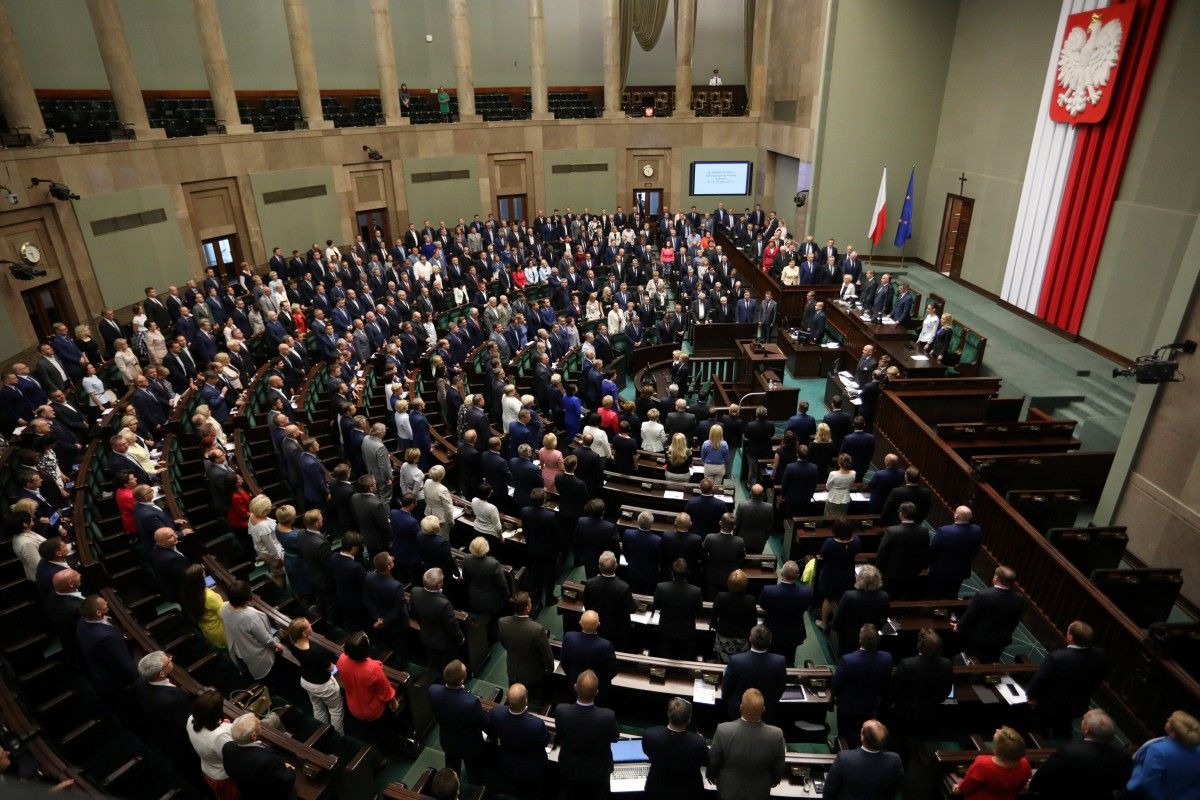 Сейм Польши принял резонансный законопроект / фото REUTERS Сейм Польши принял резонансный законопроект / фото REUTERS