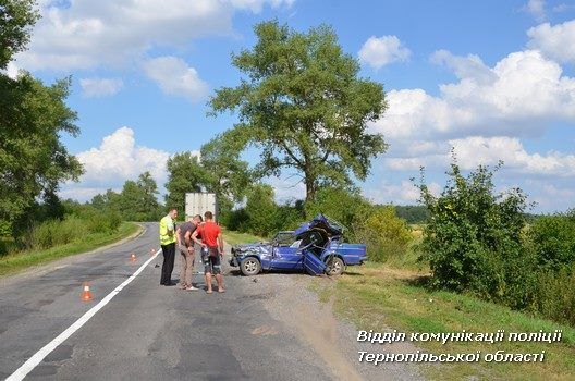 На Тернопільщині внаслідок ДТП загинув місцевий житель (фото) На Тернопільщині внаслідок ДТП загинув місцевий житель (фото)