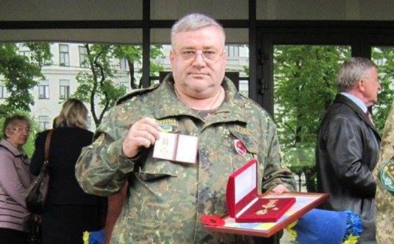 Стан пораненого адвоката Саакяна стабільний, нападники лежать поруч / фото dniprograd.org Стан пораненого адвоката Саакяна стабільний, нападники лежать поруч / фото dniprograd.org