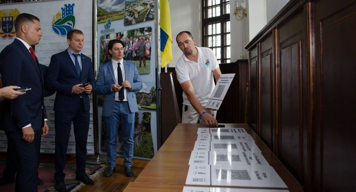 Інформація надаватиметься двома мовами: українською та англійською / ТОДА Інформація надаватиметься двома мовами: українською та англійською / ТОДА