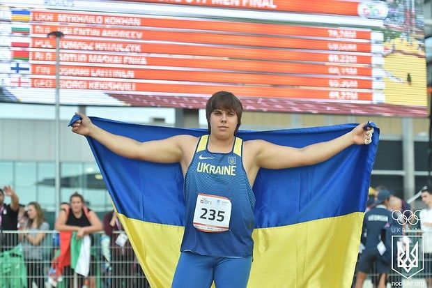 Кохан после победы на юниорском чемпионате мира, также получил Кохан после победы на юниорском чемпионате мира, также получил