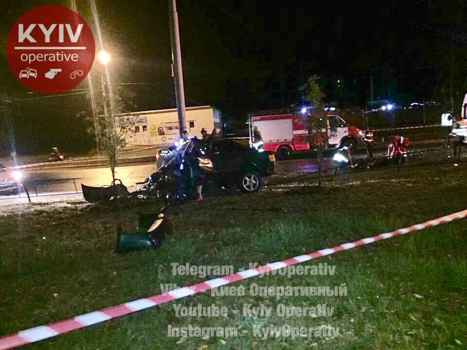 Авария произошла в Дарницком районе / фото facebook.com/KyivOperativ Авария произошла в Дарницком районе / фото facebook.com/KyivOperativ