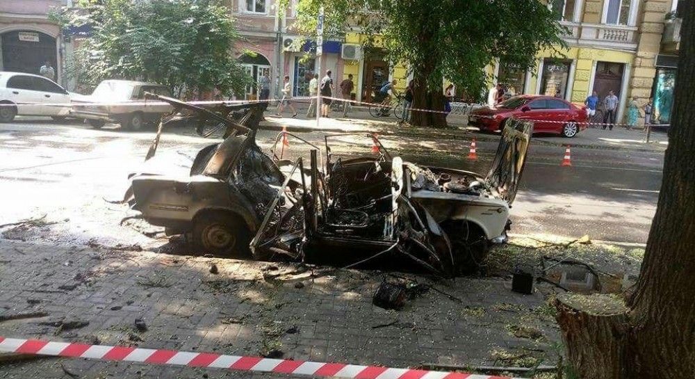 Car explodes outside office of patriotic organization in Odesa | UNIAN