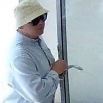 В Киеве поймали грабителя банков, который оставлял кассирам шоколадки