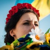 Almost half of Ukrainians speak Ukrainian in families – poll