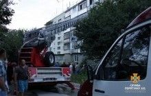На Тернопільщині через пожежу у багатоповерхівці евакуювали 20 осіб (фото)