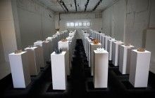 Селфи за $200 тысяч: в США девушка разгромила экспонаты в галерее, делая фото (видео)