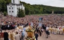 Всеукраїнська проща в Зарваниці зібрала понад 100 тисяч прочан (фото, відео)