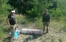 Житомирские пограничники обнаружили на границе 800 пачек контрабандных белорусских сигарет