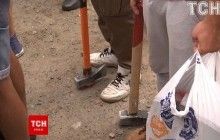 Під Києвом побилися через паркан на пляжі: у хід пішли кувалди (фото, відео)
