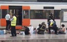 У Барселоні потяг врізався у перон, постраждали півсотні людей (фото, відео)