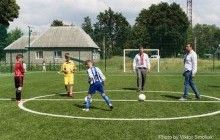 На Тернопільщині в Шумській ОТГ відкрили нове футбольне поле зі штучним покриттям