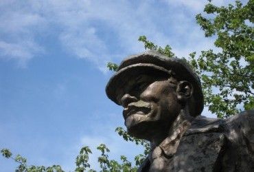 У Польщі набув чинності закон про знесення радянських пам'ятників