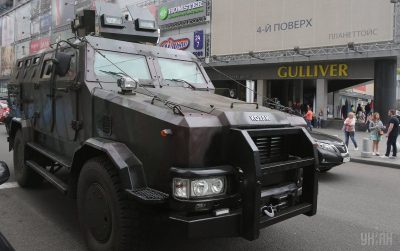 Фото Обыски в офисе холдинга ''Вести'' в БЦ ''Гулливер'' 14 июля 2017