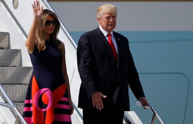 В постели с Трампом: экс-модели Playboy разрешили написать книгу о сексе с президентом США (видео)