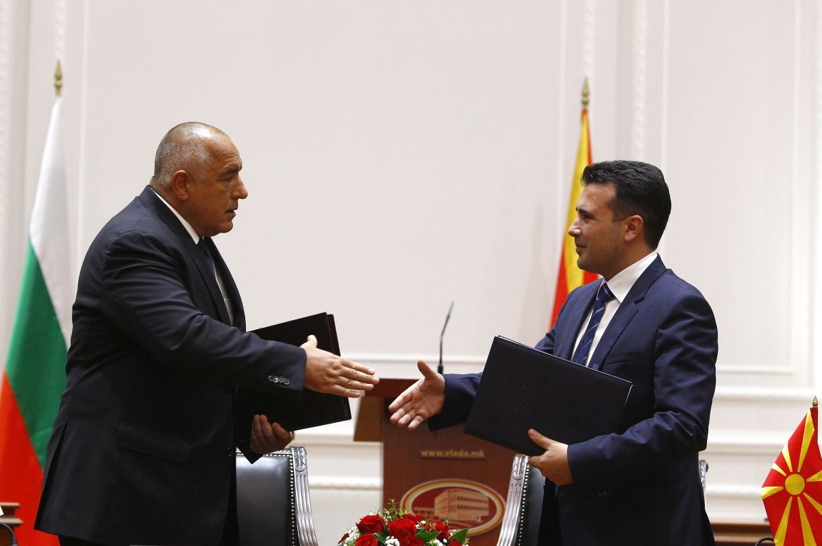 Прем'єр-міністри Болгарії Бойко Борисов та Македонії Зоран Заєв / REUTERS Прем'єр-міністри Болгарії Бойко Борисов та Македонії Зоран Заєв / REUTERS