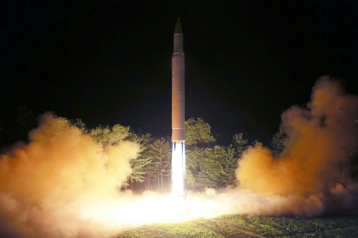Запуск северокорейской ракеты Hwasong-14 / REUTERS