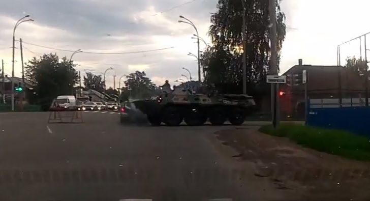 Видеозаписи происшествия появились в социальных сетях / Скриншот Видеозаписи происшествия появились в социальных сетях / Скриншот