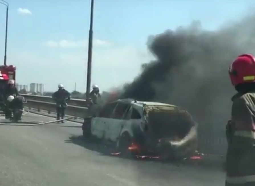 Движение транспорта в направлении Левого берега затруднено / скриншот Движение транспорта в направлении Левого берега затруднено / скриншот