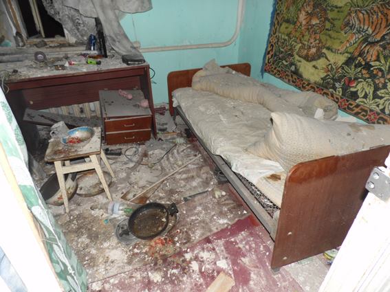 АТОшник бросил гранату в ;жилой дом / Полиция Ровенской области АТОшник бросил гранату в ;жилой дом / Полиция Ровенской области