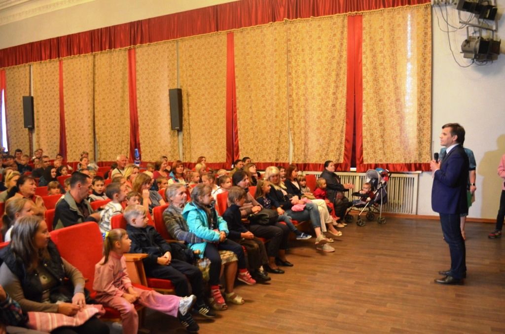 Дети посмотрели кукольную выставку Дети посмотрели кукольную выставку