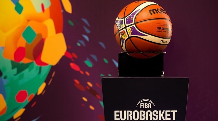 Баскетболисты недовольны официальным мячом Евробаскета-2017 / fiba.basketball Баскетболисты недовольны официальным мячом Евробаскета-2017 / fiba.basketball