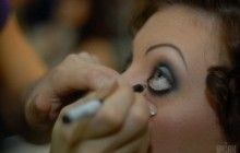 Психологи з'ясували, що макіяж впливає на когнітивні здібності жінок