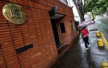 В посольство Испании в Венесуэле бросили "коктейли Молотова"