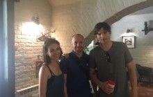 В Черновцы приехали голливудские звезды Мила Кунис и Эштон Кутчер (фото)