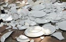 Днепрян приглашают бесплатно побить посуду и "выпустить пар"