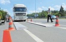 До кінця вересня на українських дорогах встановлять 26 габаритно-вагових комплексів - Гройсман