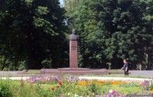 На Днепропетровщине жители требуют снести памятник Брежневу