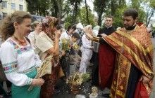 Освячення меду та початок посту: православні сьогодні святкують Медовий Спас (відео)