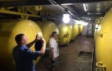 Налоговая проводит масштабные обыски на заводах-производителях алкоголя в 15 областях (фото)