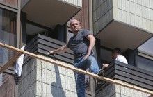 Чоловік з готелю "Хрещатик" пояснив, чому погрожував вистрибнути з третього поверху