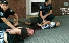У Дніпрі затримали активістів, які влаштували "блокаду" у відділі поліції (фото)