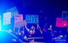 Остановите ненависть: в США произошли столкновения между сторонниками и противниками Трампа, полиция применила газ (фото)