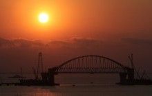 The Guardian: Российский мост в Крым близок к завершению