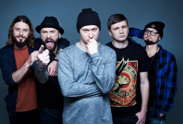 Лідер Бумбоксу вступив в терроборону і виконав українську пісню