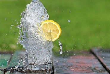 Названо кілька продуктів, які допоможуть омолодити шкіру влітку