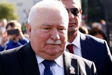 Экс-президент Польши заявил, что в стране процветает фашизм