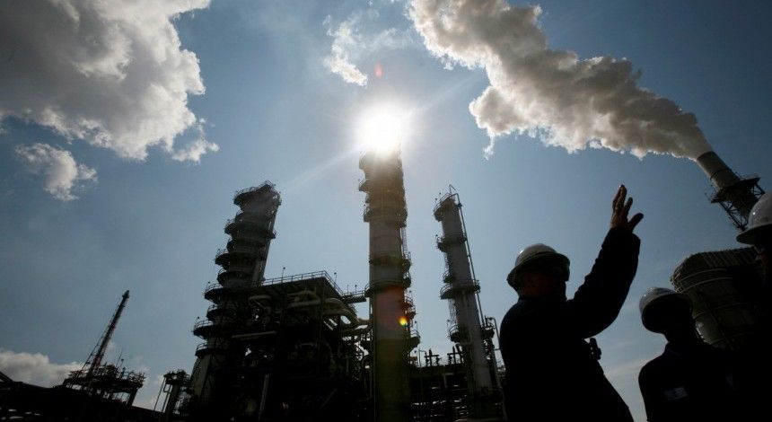 Білорусь призупинила експорт нафтопродуктів до України