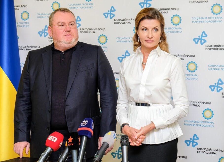 Марина Порошенко и Валентин Резниченко открыли первую в Украине ресурсную комнату для особых детей
Марина Порошенко и Валентин Резниченко открыли первую в Украине ресурсную комнату для особых детей