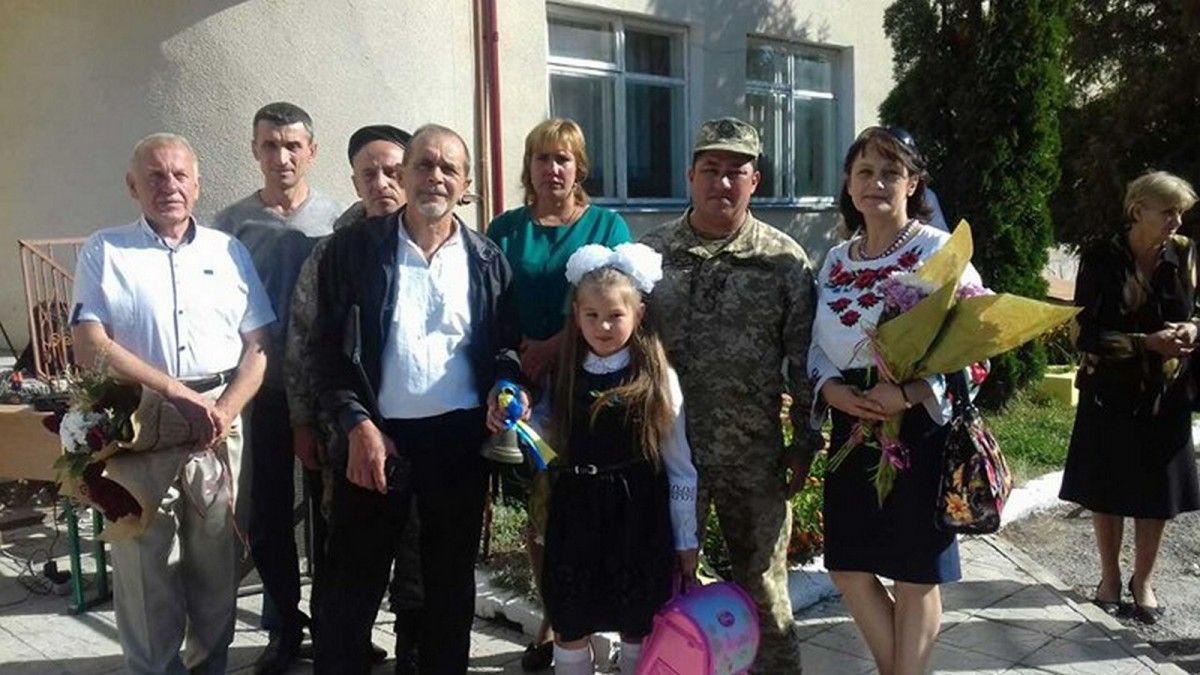 Детям также вручили поздравление от Полторака / Фото Западный региональный медиа-центр Министерства обороны Украины Детям также вручили поздравление от Полторака / Фото Западный региональный медиа-центр Министерства обороны Украины