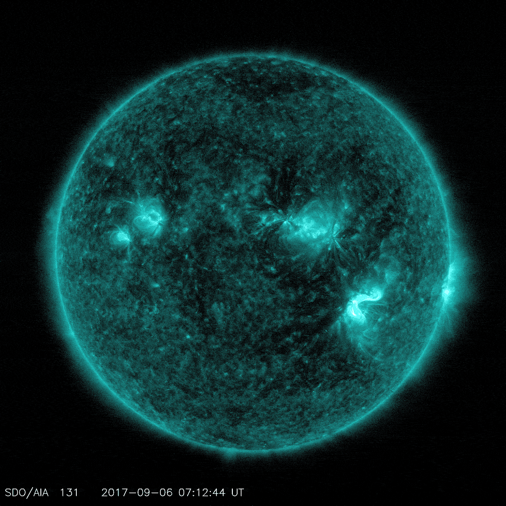 Вспышки X2,2 и Х9,3 на снимках космического зонда SDO Вспышки X2,2 и Х9,3 на снимках космического зонда SDO