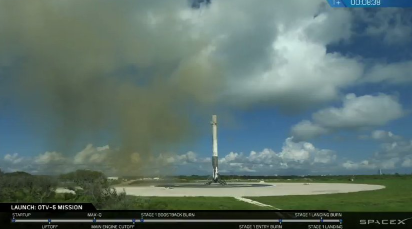 приземлившаяся первая ступень / Twitter фото SpaceX