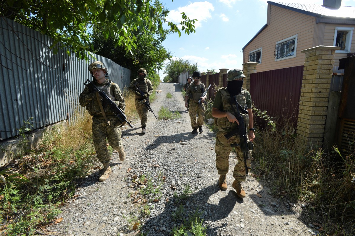 Russian Proxies Attack Ukraine 21 Times 1 Wia In Last Day Unian