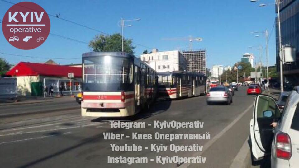 Происшествие произошло на улице Жилянской / фото facebook.com/KyivOperativ Происшествие произошло на улице Жилянской / фото facebook.com/KyivOperativ